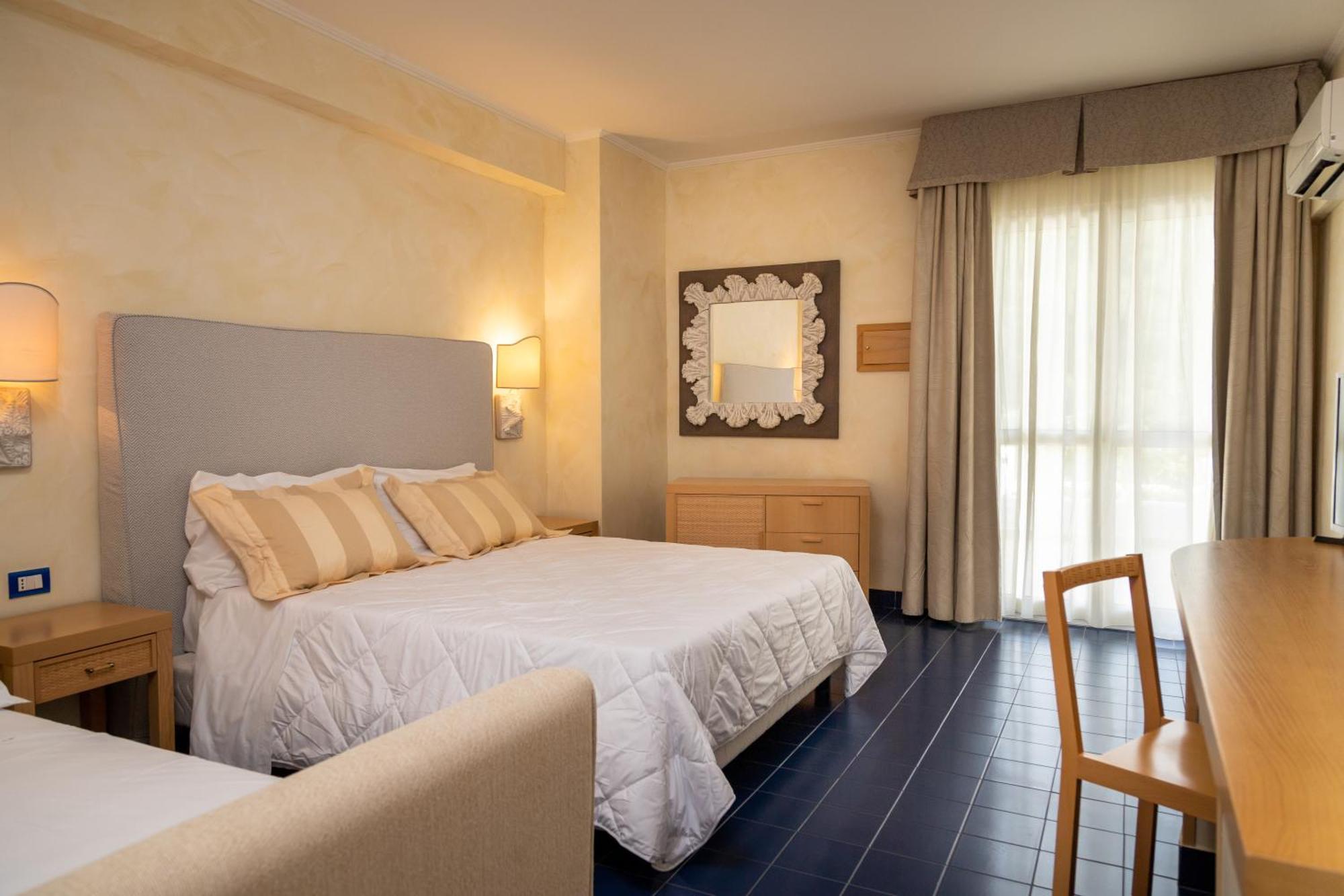 Ah Premium Baia Dei Faraglioni Hotel Mattinata Bagian luar foto