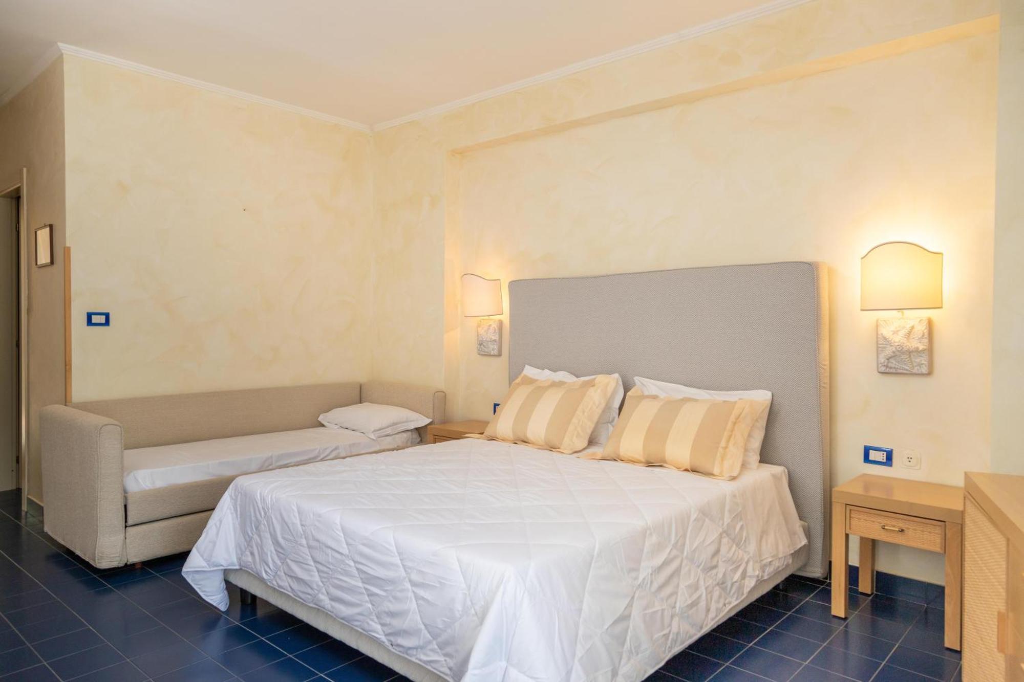 Ah Premium Baia Dei Faraglioni Hotel Mattinata Bagian luar foto